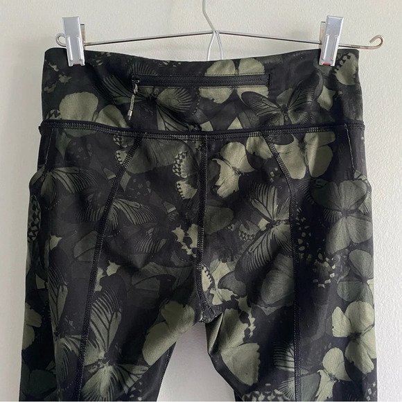 LULULEMON Pace Rival Army Green Camo Butterfly Crop 22” Leggings  Size 4 - Picture 9 of 15